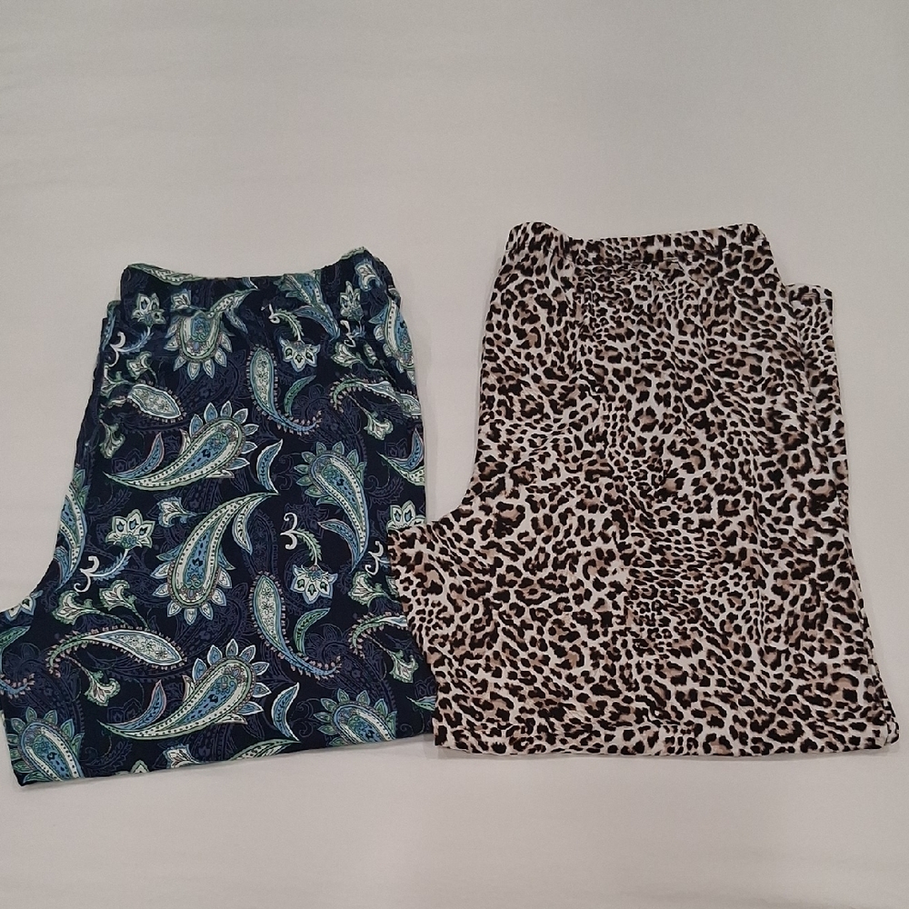 Liz Claiborne Blue and Green Paisley Sleepwear